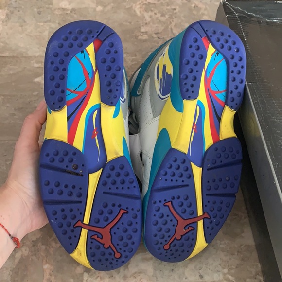 Woman’s Air Jordan 8 Retro - Picture 3 of 6